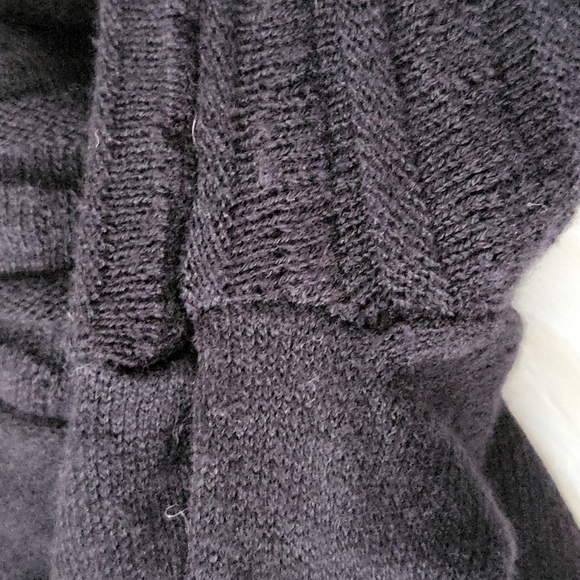 Daisy Fuentes black wide neck textured knit long sleeve tunic sweater - Picture 9 of 12